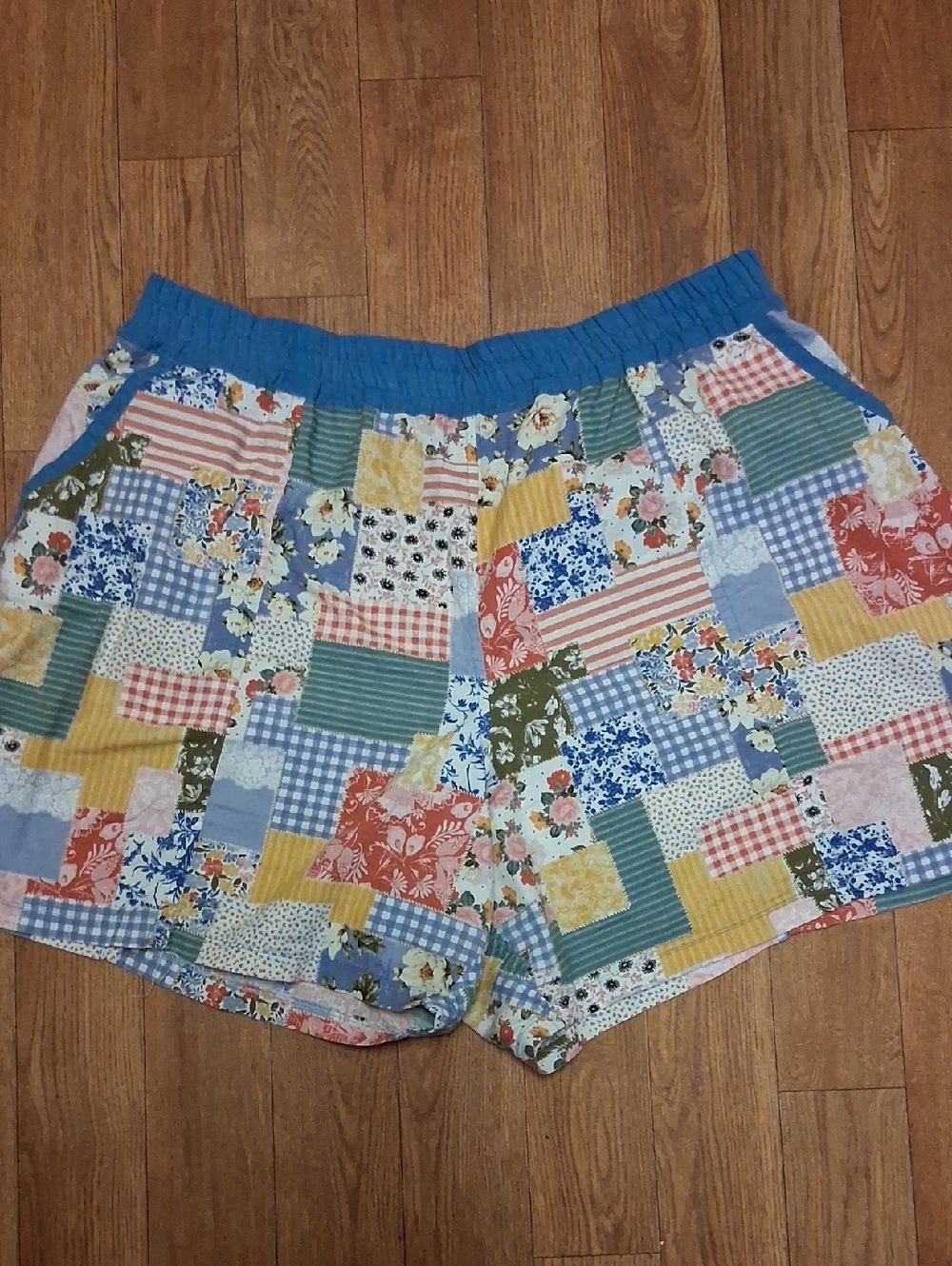 Handmade Patchwork Print Women's Shorts in Multicolor